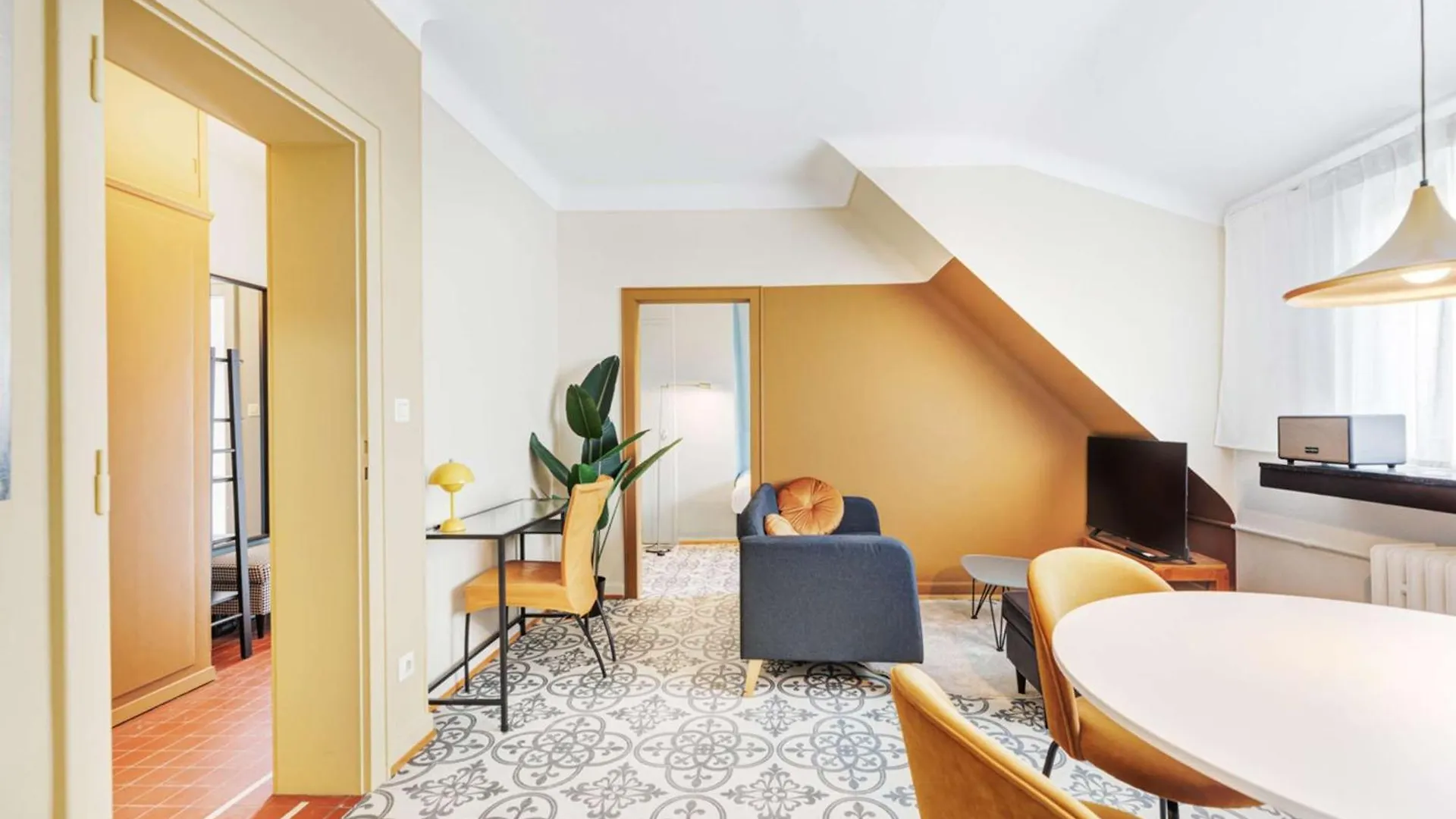 Stylish & Modern City Escape In Bonnevoie Luxemburg Appartement